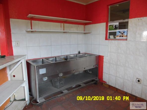 928 N 7th St, Raymondville, TX 78580